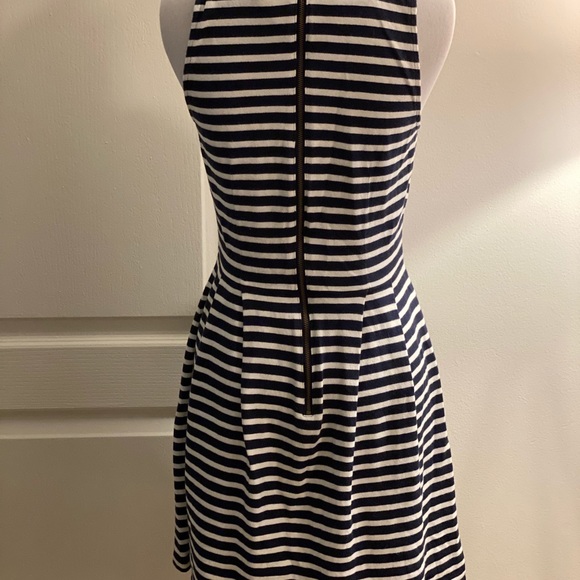 Loft Dress - Picture 3 of 3